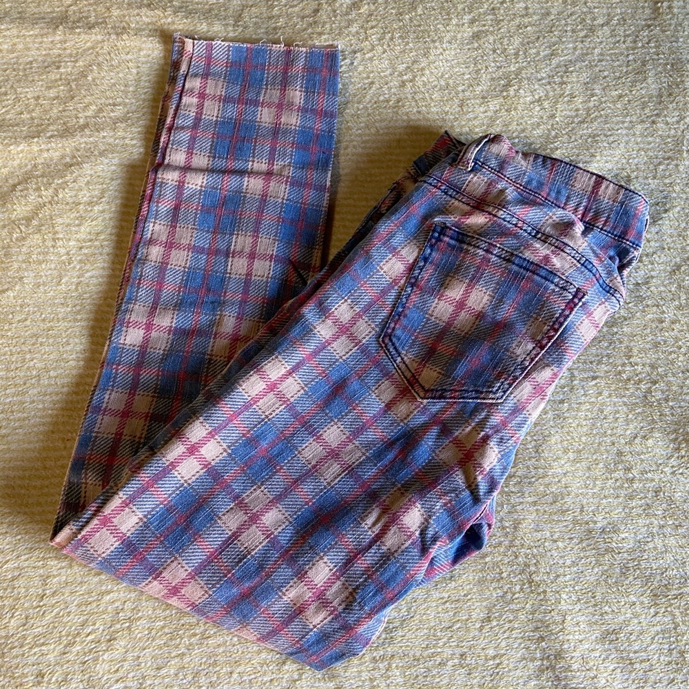 Cute plaid jeans!